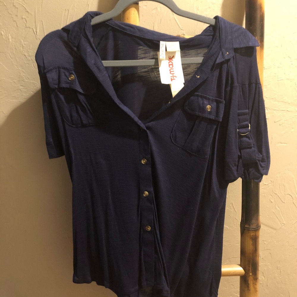 Passport button down top